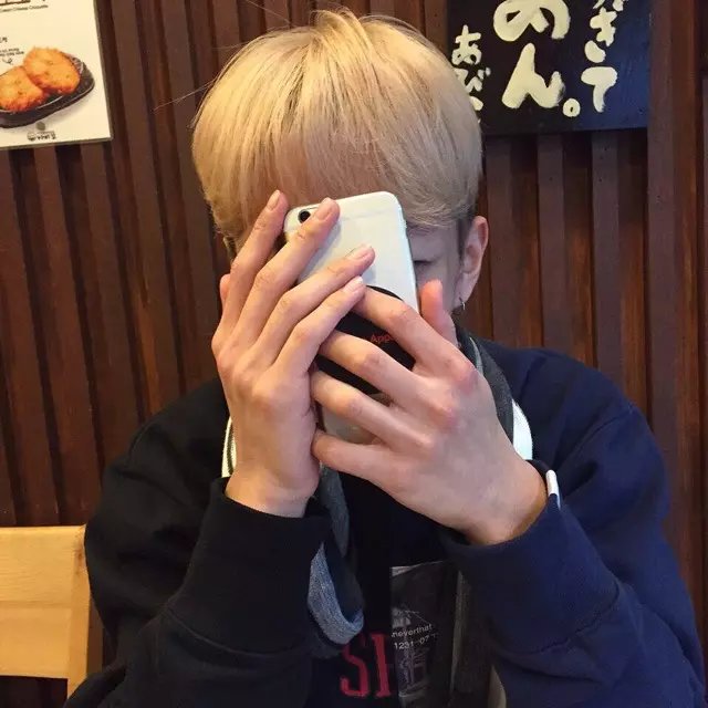 胡震菡言