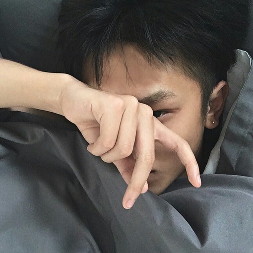 申世河丽