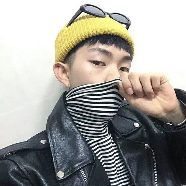 路育初辉