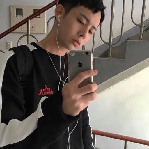 应鸿杰晨