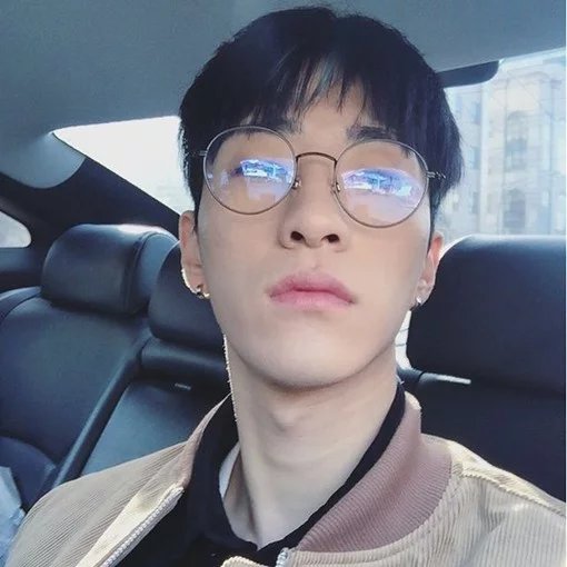 龙翠妮容